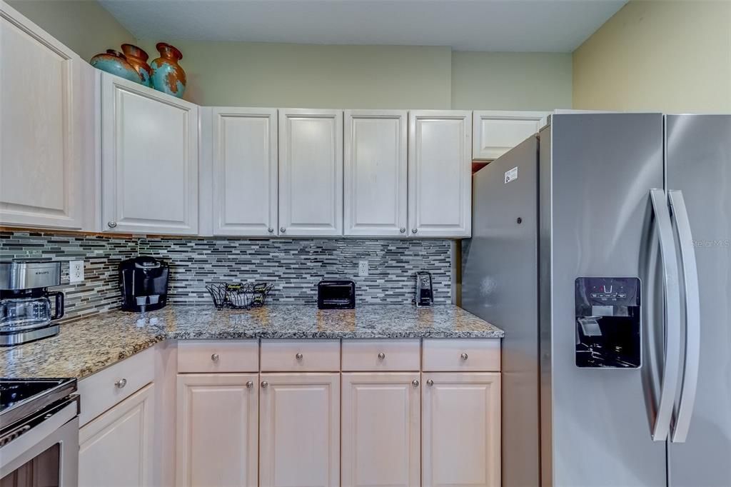 合同活跃: $575,000 (2 贝兹, 2 浴室, 1390 平方英尺)