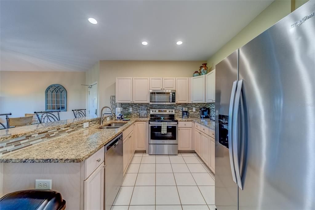 合同活跃: $575,000 (2 贝兹, 2 浴室, 1390 平方英尺)