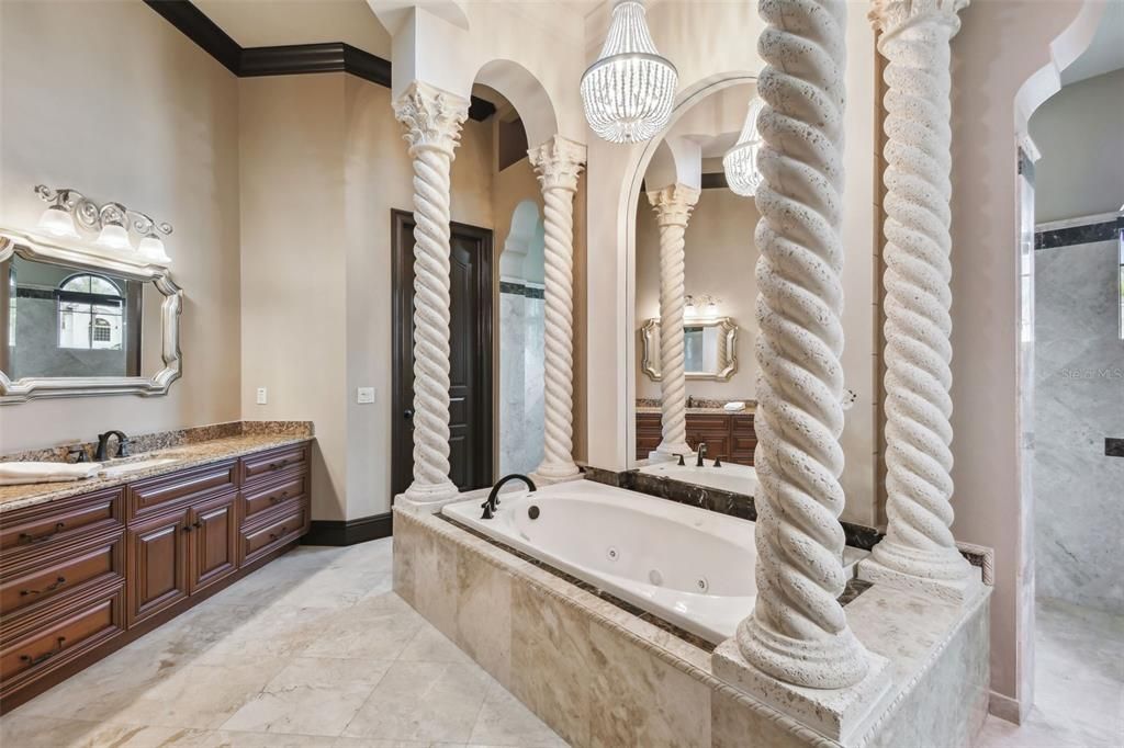 待售: $3,727,000 (6 贝兹, 7 浴室, 6873 平方英尺)