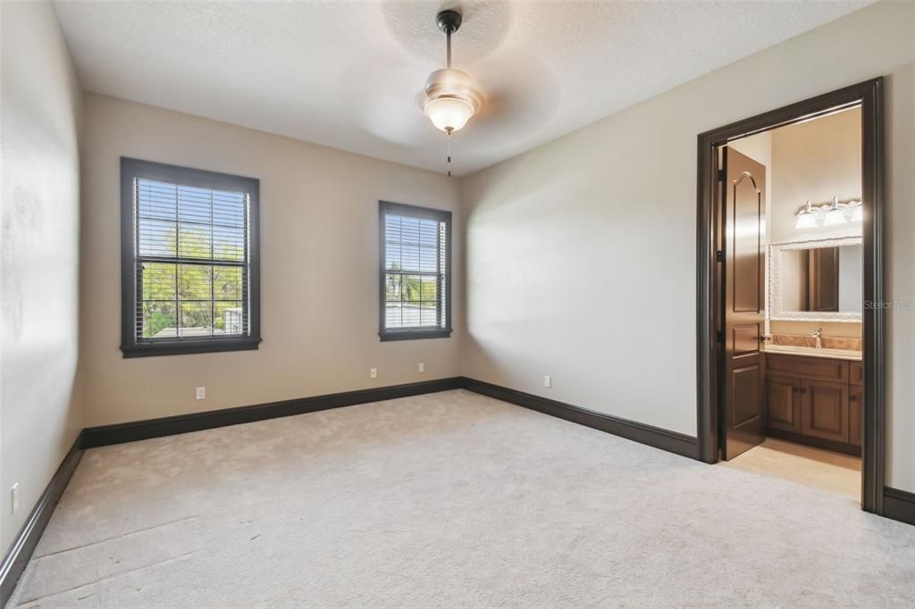 待售: $3,727,000 (6 贝兹, 7 浴室, 6873 平方英尺)