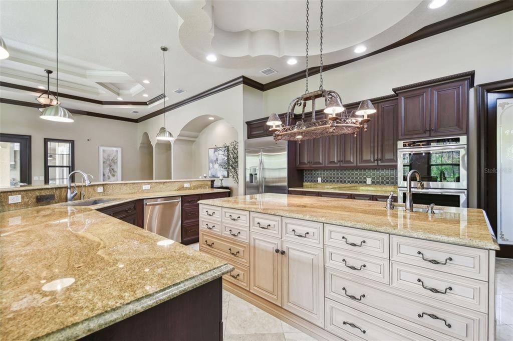 待售: $3,727,000 (6 贝兹, 7 浴室, 6873 平方英尺)