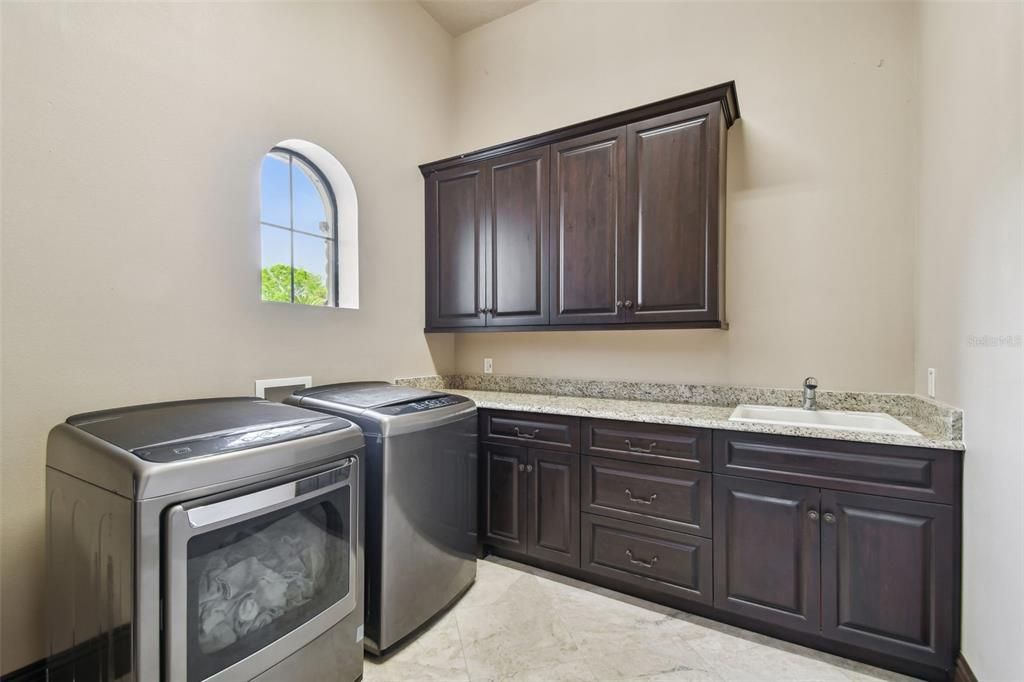 待售: $3,727,000 (6 贝兹, 7 浴室, 6873 平方英尺)