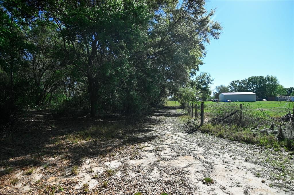 待售: $699,000 (37.00 acres)