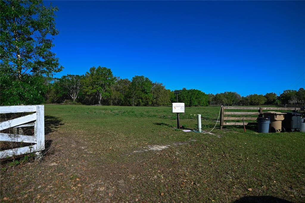 待售: $699,000 (37.00 acres)