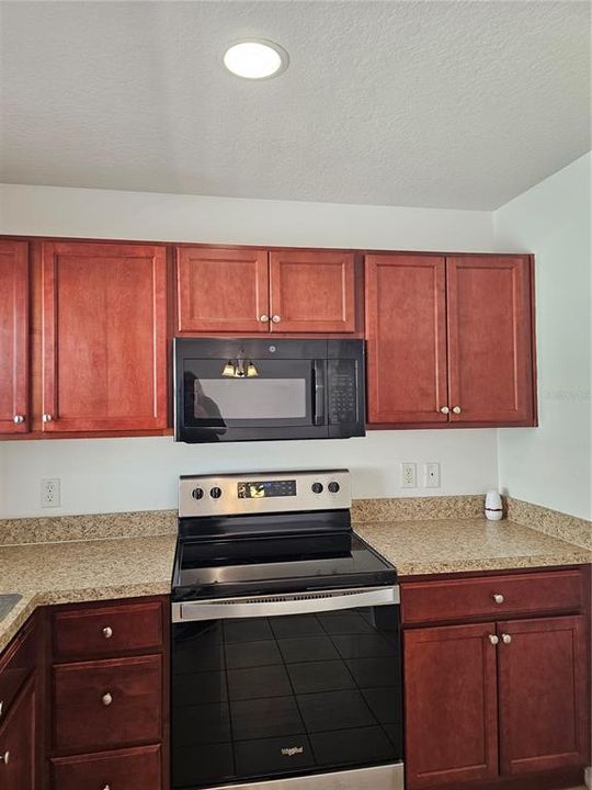 待售: $266,999 (3 贝兹, 2 浴室, 1274 平方英尺)