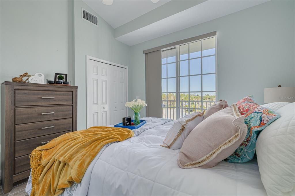 En Venta: $529,000 (3 camas, 2 baños, 1834 Pies cuadrados)