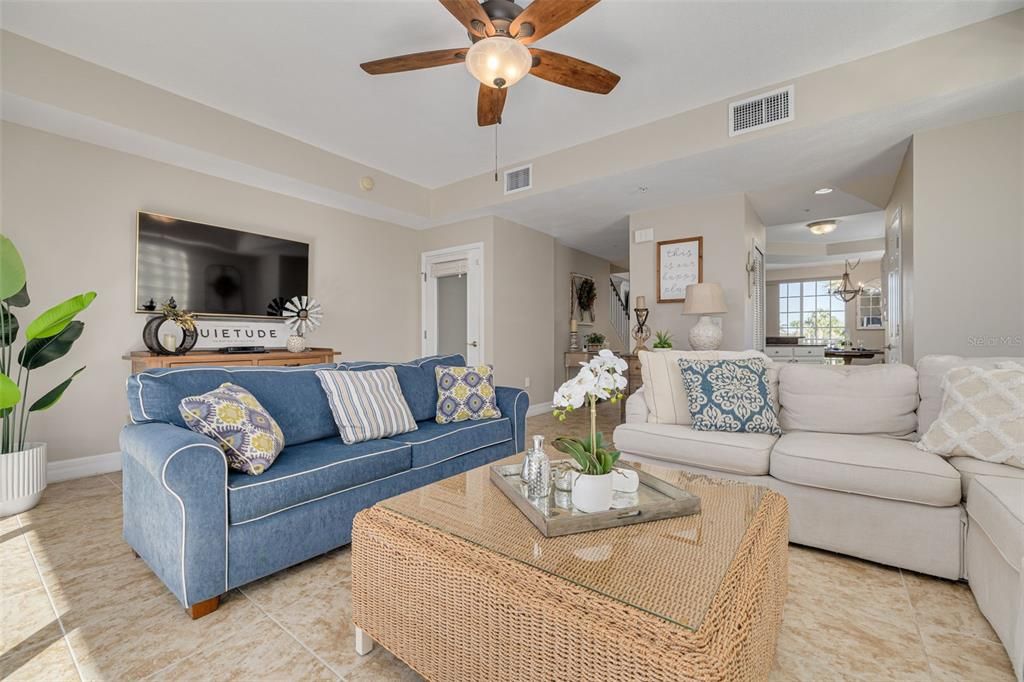 En Venta: $529,000 (3 camas, 2 baños, 1834 Pies cuadrados)