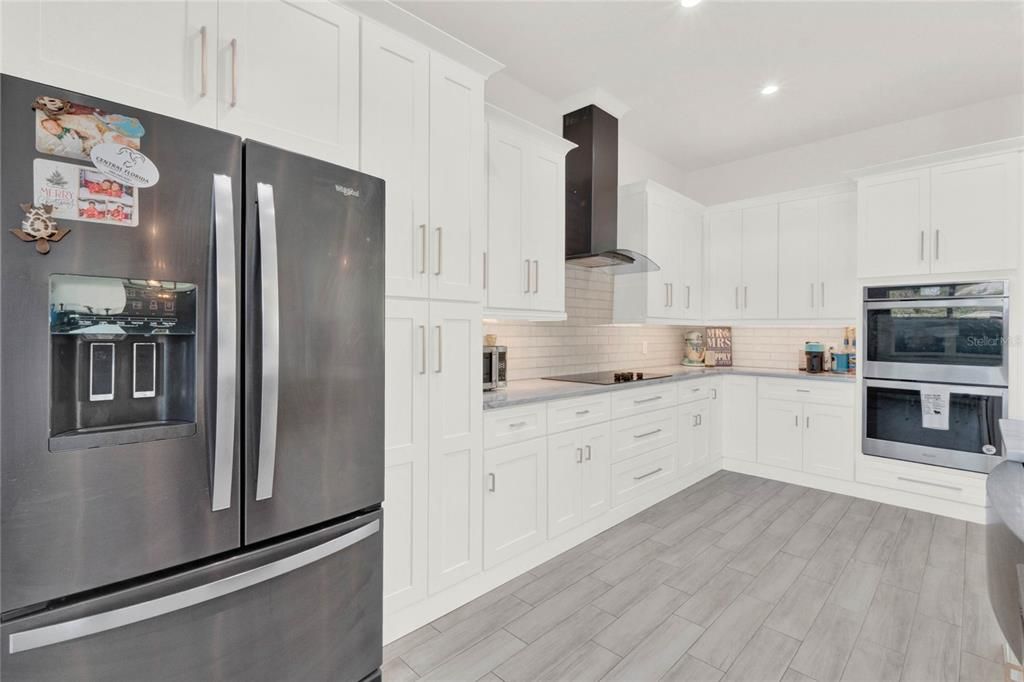 For Sale: $719,900 (4 beds, 3 baths, 2698 Square Feet)