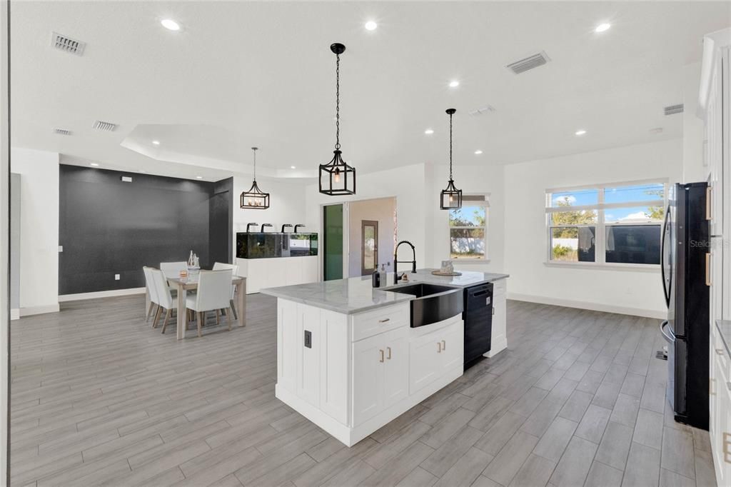 For Sale: $719,900 (4 beds, 3 baths, 2698 Square Feet)