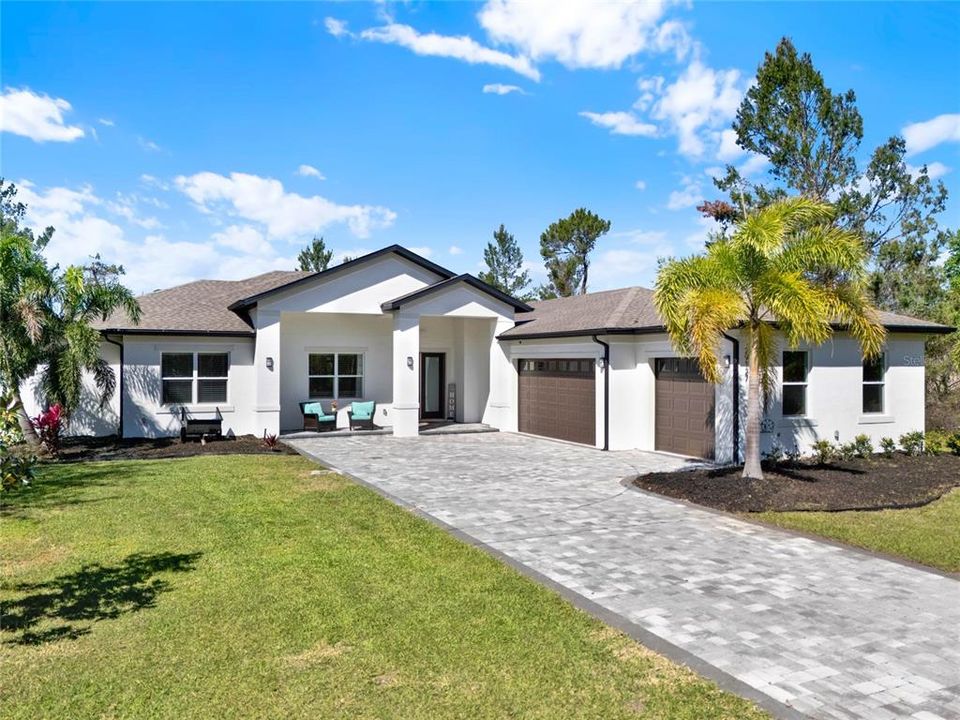 For Sale: $719,900 (4 beds, 3 baths, 2698 Square Feet)