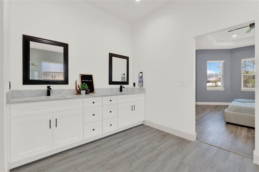 For Sale: $719,900 (4 beds, 3 baths, 2698 Square Feet)