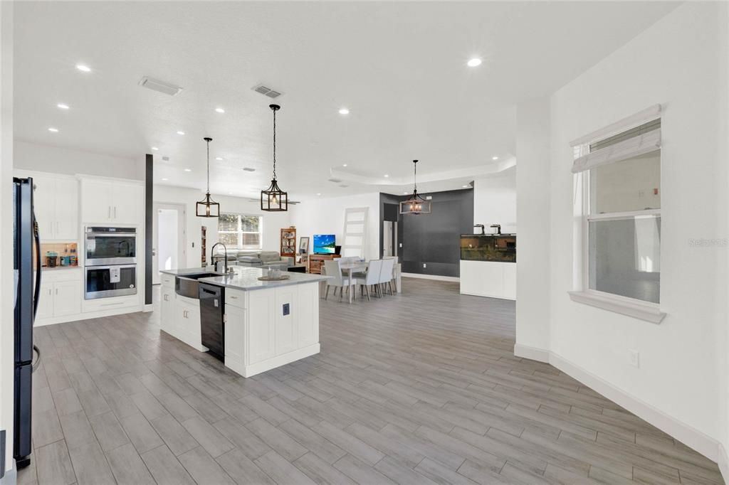 For Sale: $719,900 (4 beds, 3 baths, 2698 Square Feet)