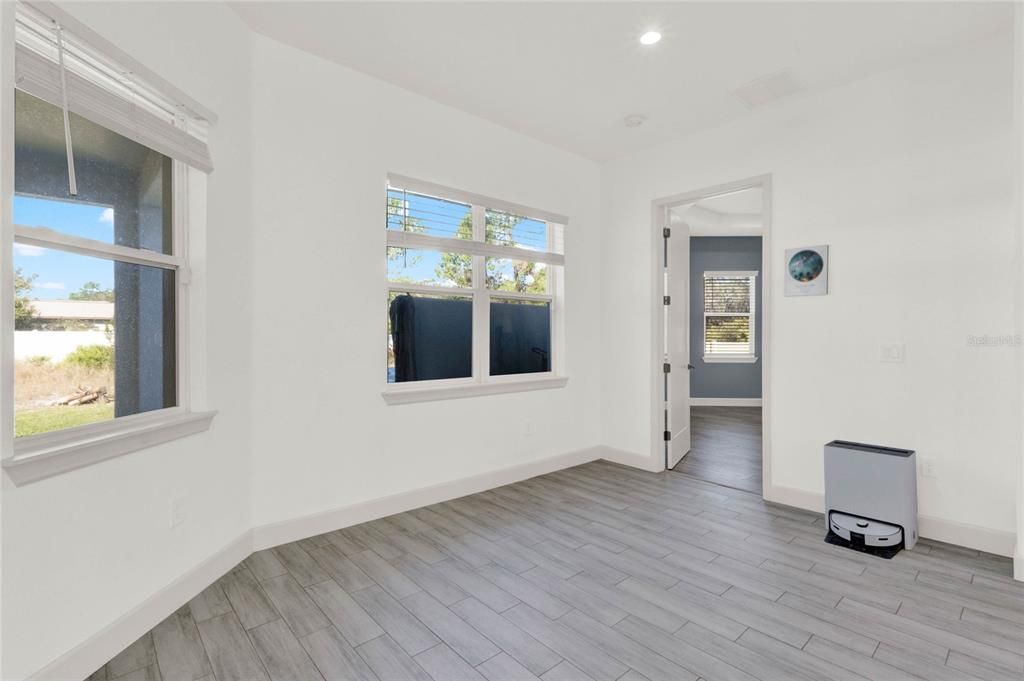 For Sale: $719,900 (4 beds, 3 baths, 2698 Square Feet)