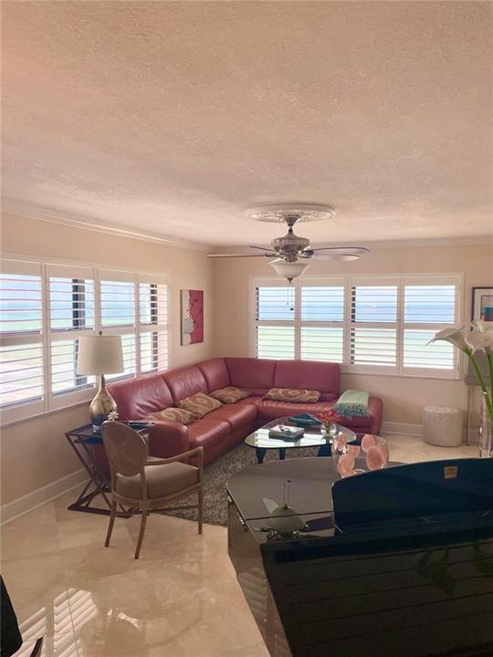 出租: $5,000 (2 贝兹, 2 浴室, 1094 平方英尺)