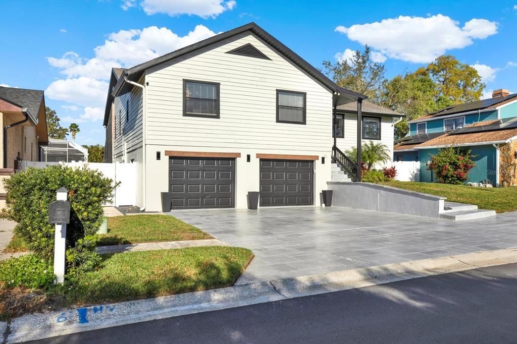 Active With Contract: $594,999 (5 beds, 3 baths, 2916 Square Feet)