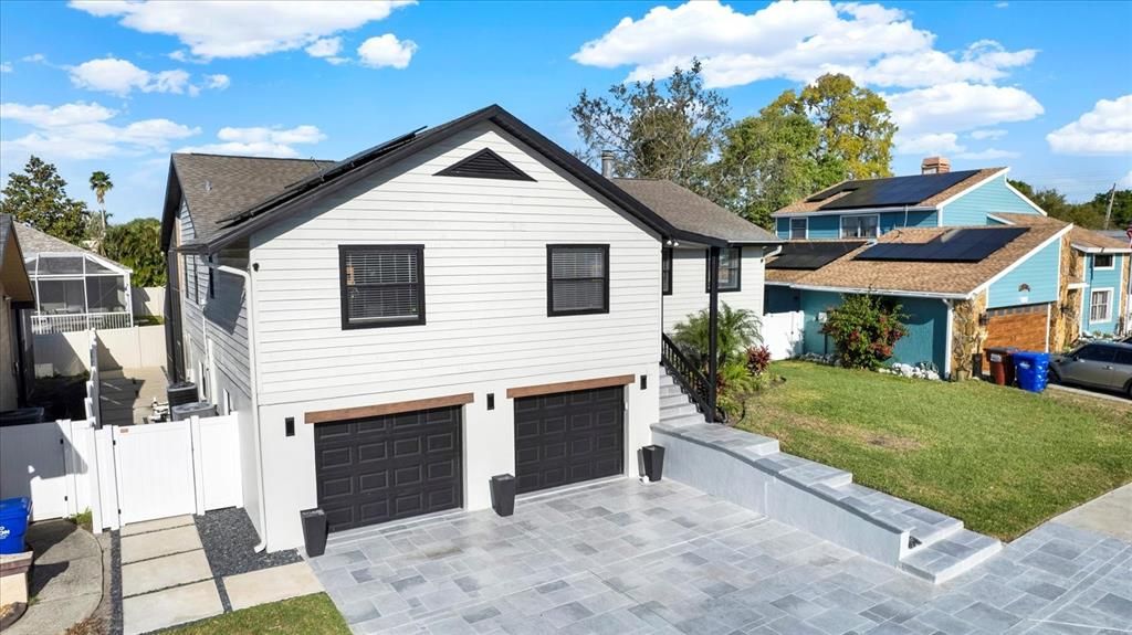 Active With Contract: $594,999 (5 beds, 3 baths, 2916 Square Feet)