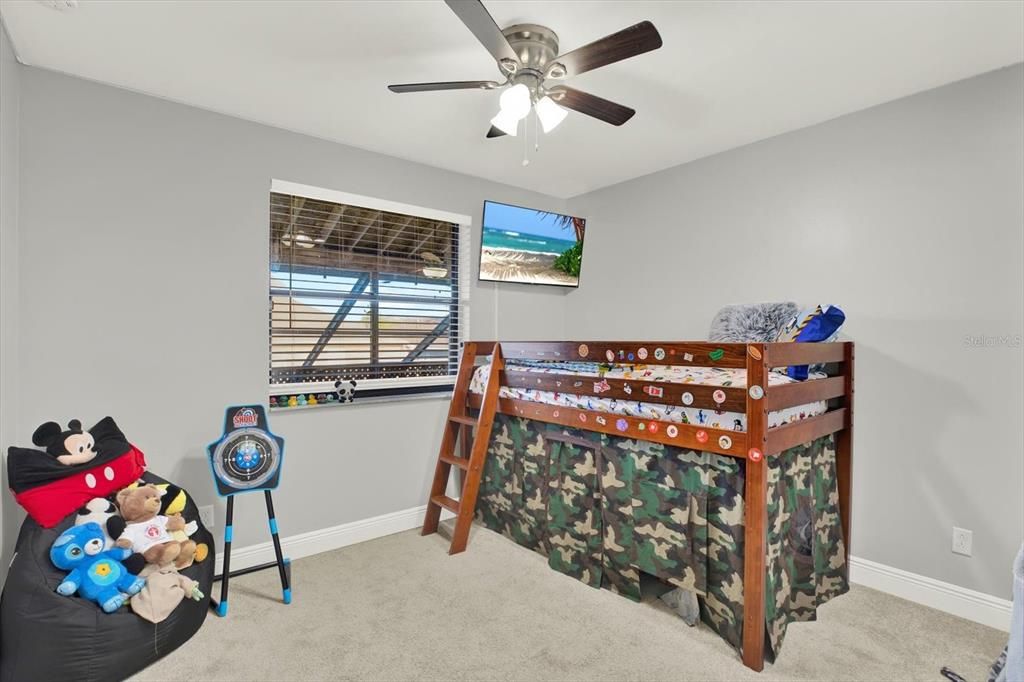 Active With Contract: $594,999 (5 beds, 3 baths, 2916 Square Feet)