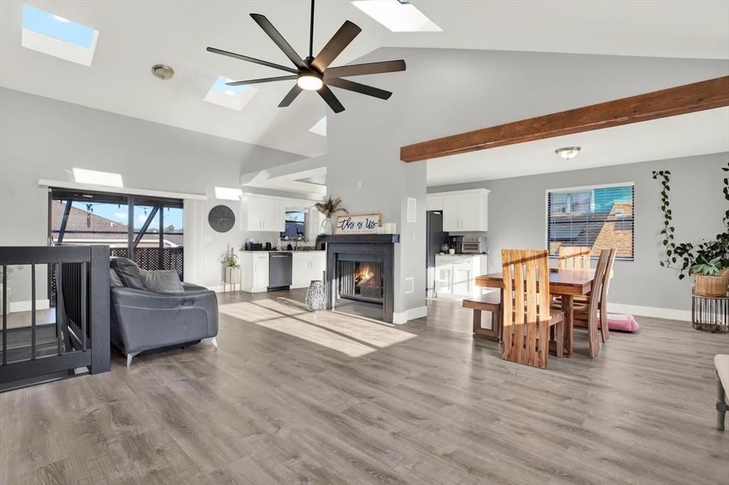 Active With Contract: $594,999 (5 beds, 3 baths, 2916 Square Feet)