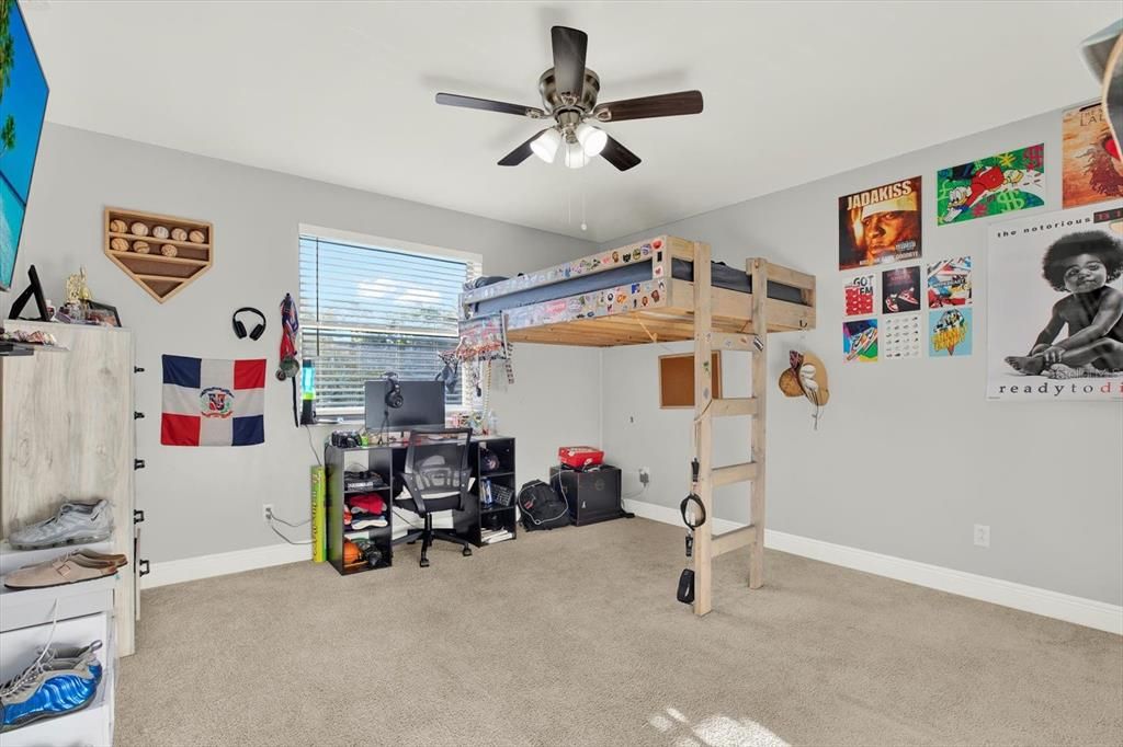 Active With Contract: $594,999 (5 beds, 3 baths, 2916 Square Feet)