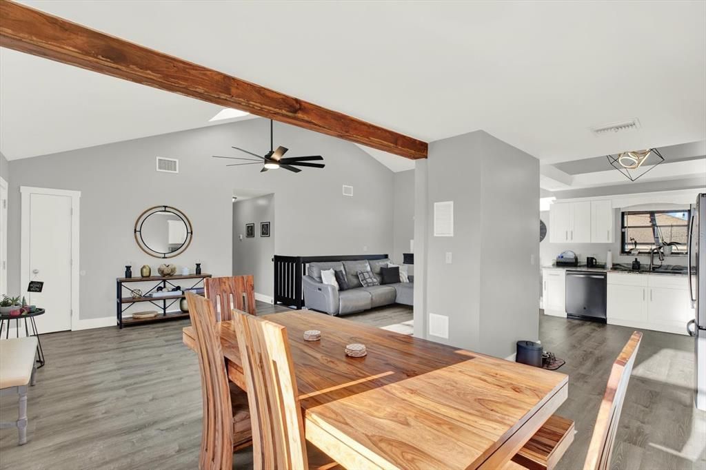 Active With Contract: $594,999 (5 beds, 3 baths, 2916 Square Feet)