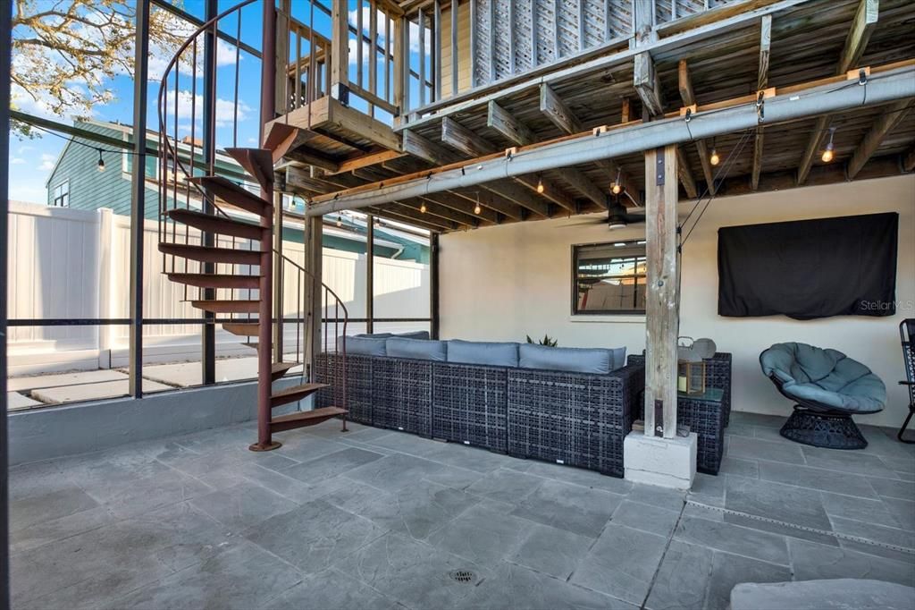 Active With Contract: $594,999 (5 beds, 3 baths, 2916 Square Feet)