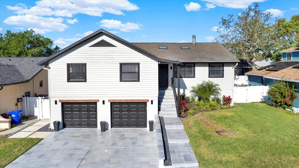 Active With Contract: $594,999 (5 beds, 3 baths, 2916 Square Feet)