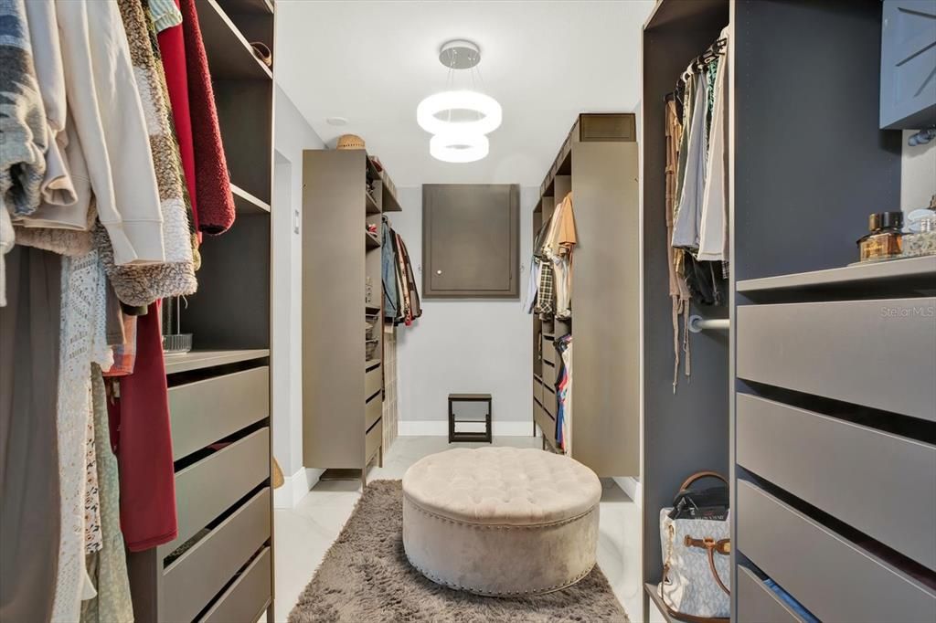 Active With Contract: $594,999 (5 beds, 3 baths, 2916 Square Feet)