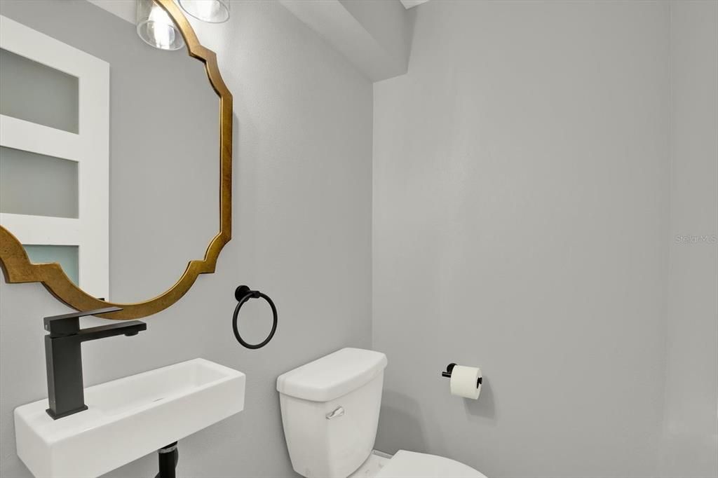 Active With Contract: $594,999 (5 beds, 3 baths, 2916 Square Feet)