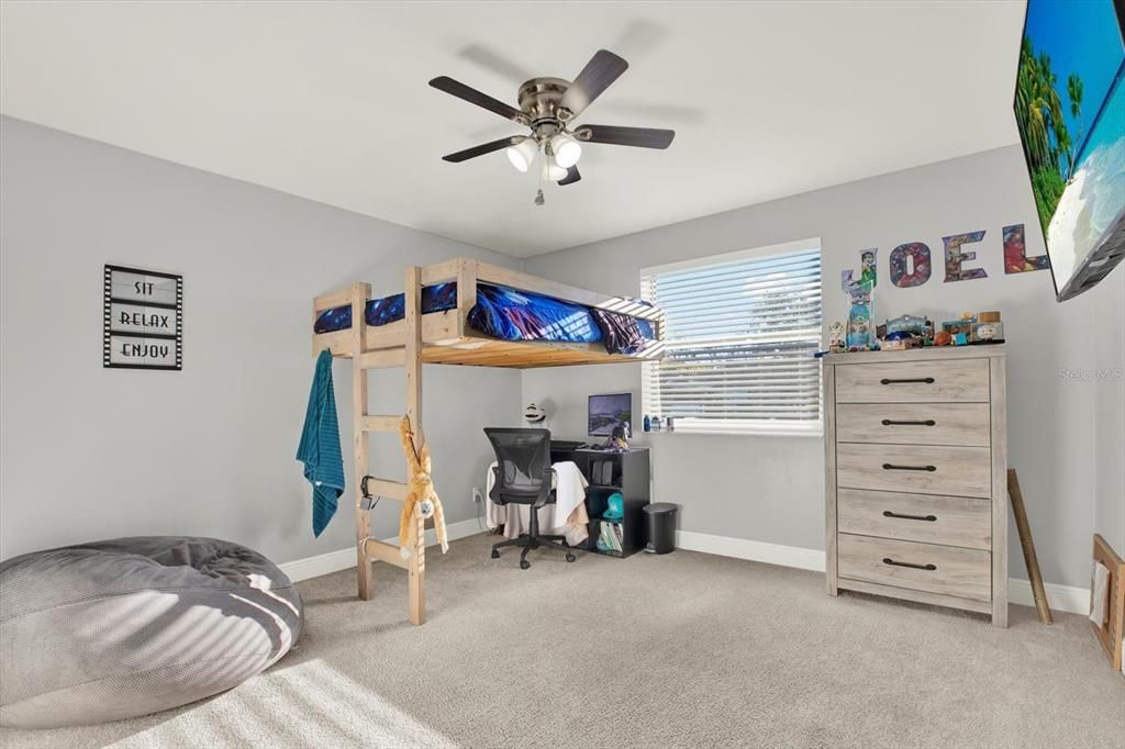 Active With Contract: $594,999 (5 beds, 3 baths, 2916 Square Feet)