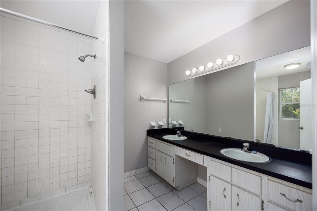 For Sale: $639,900 (7 beds, 4 baths, 3557 Square Feet)