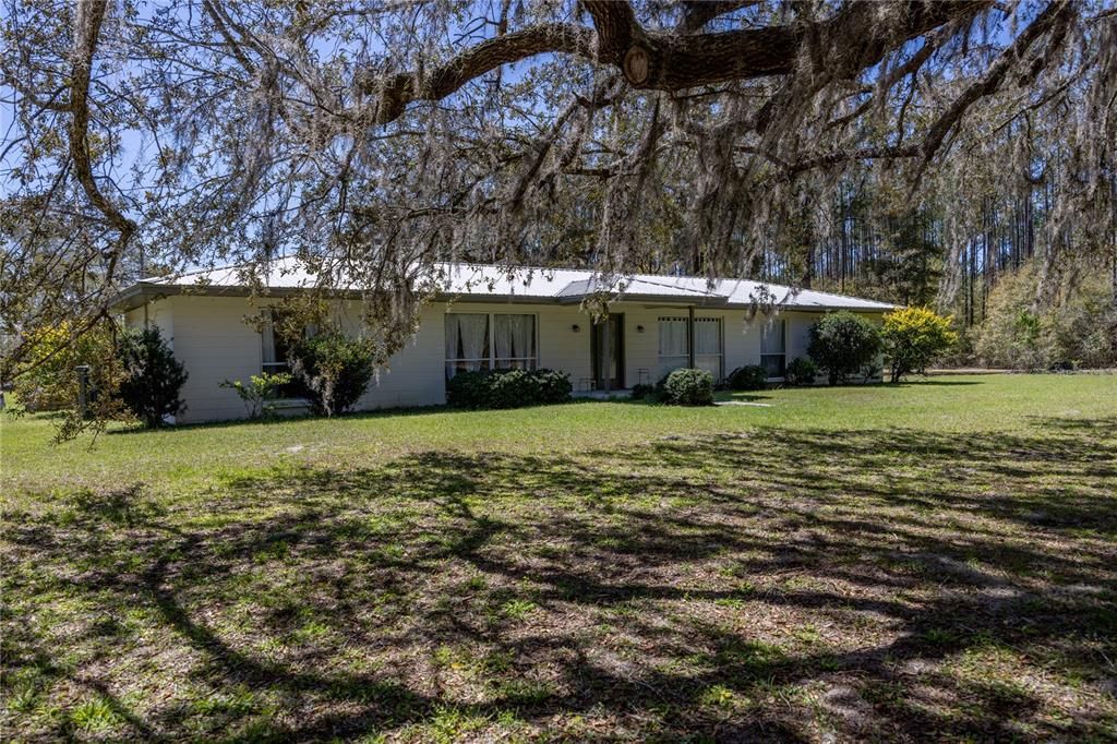 For Sale: $639,900 (7 beds, 4 baths, 3557 Square Feet)