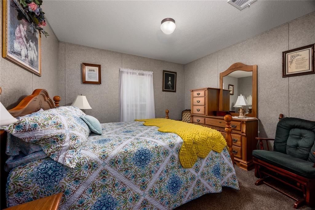 For Sale: $639,900 (7 beds, 4 baths, 3557 Square Feet)