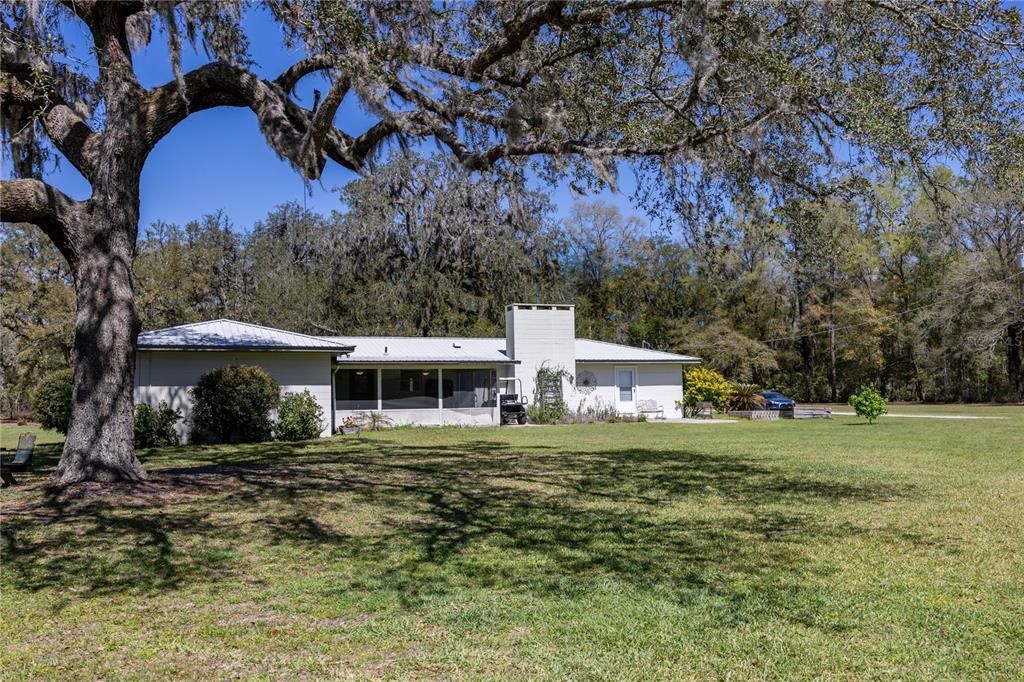For Sale: $639,900 (7 beds, 4 baths, 3557 Square Feet)