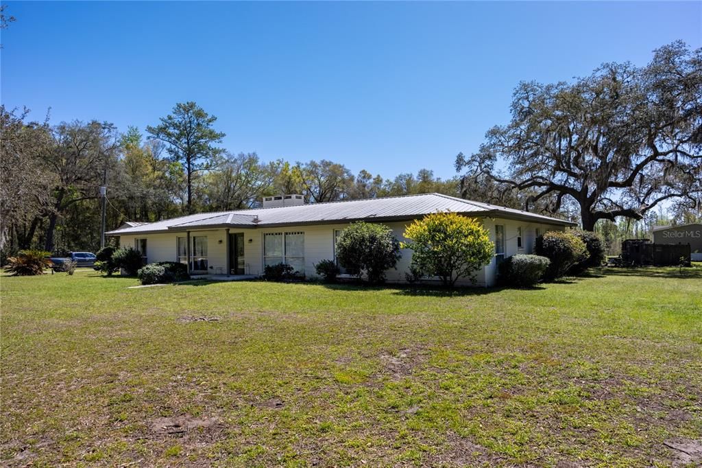 For Sale: $639,900 (7 beds, 4 baths, 3557 Square Feet)