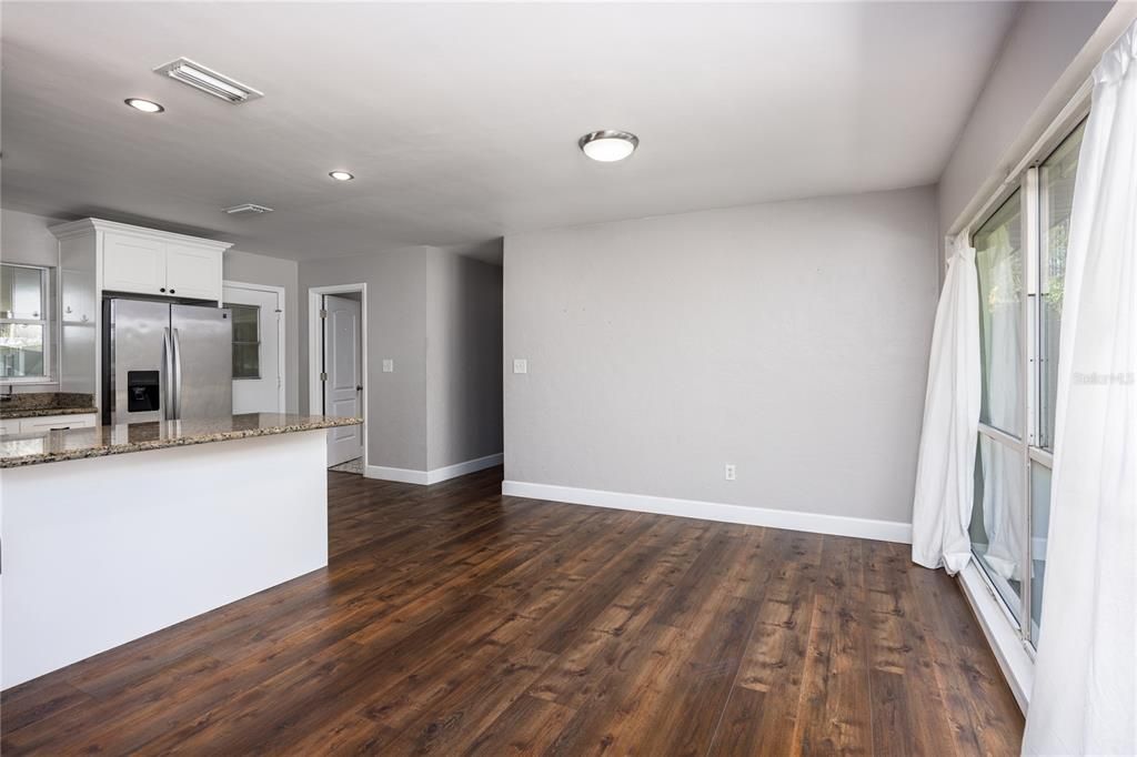 For Sale: $639,900 (7 beds, 4 baths, 3557 Square Feet)