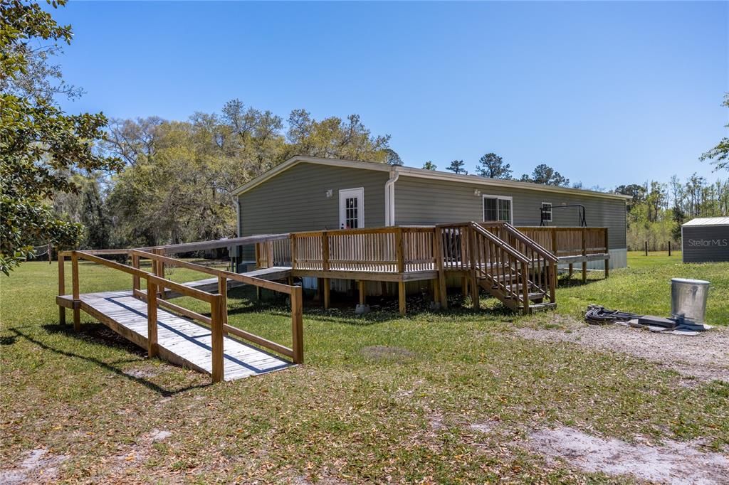 For Sale: $639,900 (7 beds, 4 baths, 3557 Square Feet)