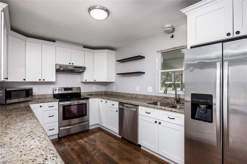 For Sale: $639,900 (7 beds, 4 baths, 3557 Square Feet)