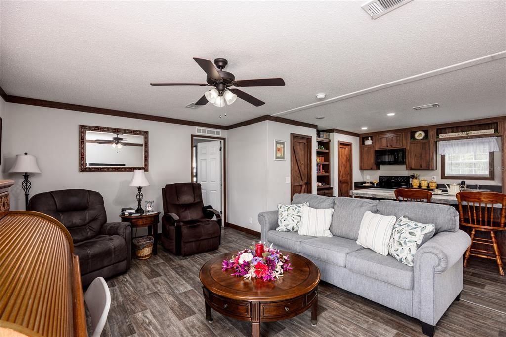 For Sale: $639,900 (7 beds, 4 baths, 3557 Square Feet)