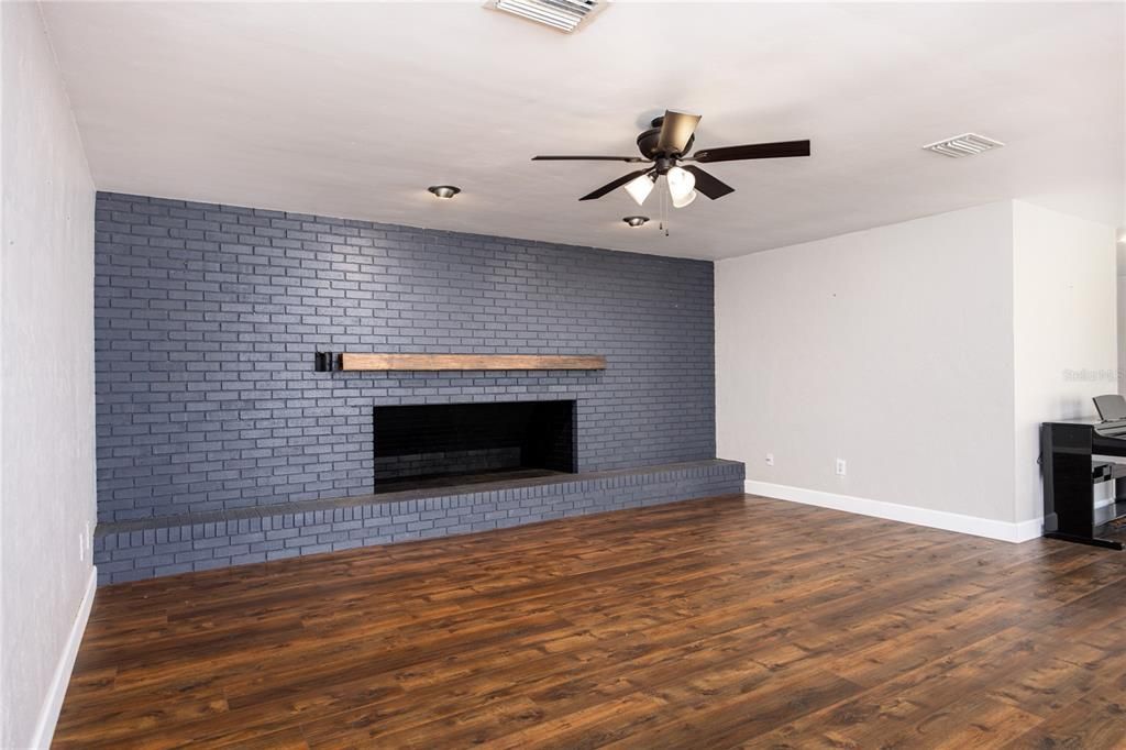For Sale: $639,900 (7 beds, 4 baths, 3557 Square Feet)