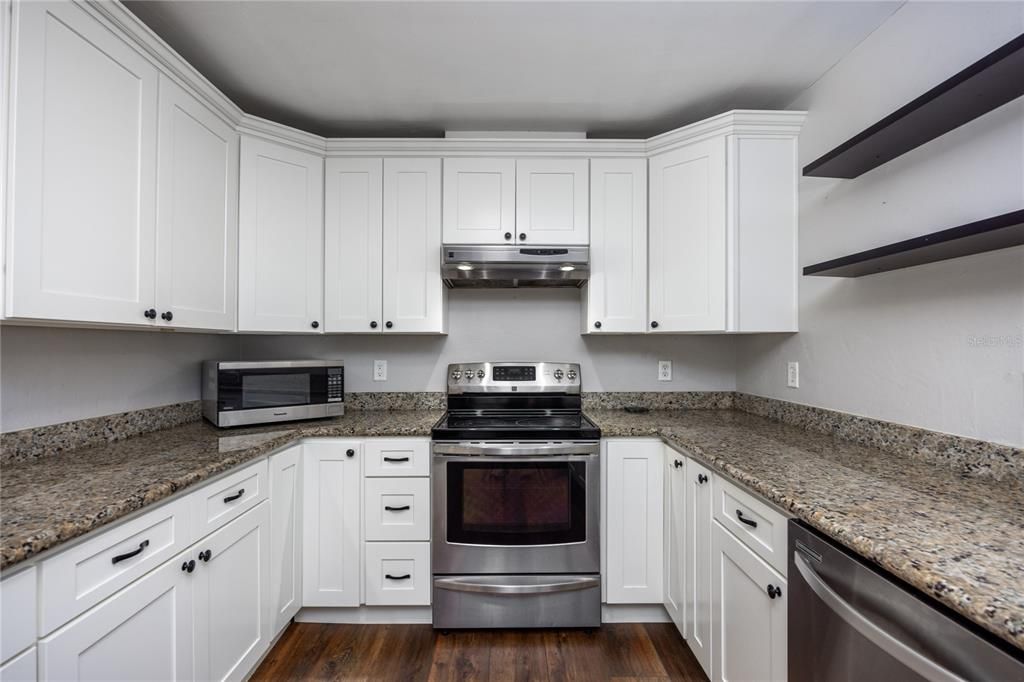 For Sale: $639,900 (7 beds, 4 baths, 3557 Square Feet)