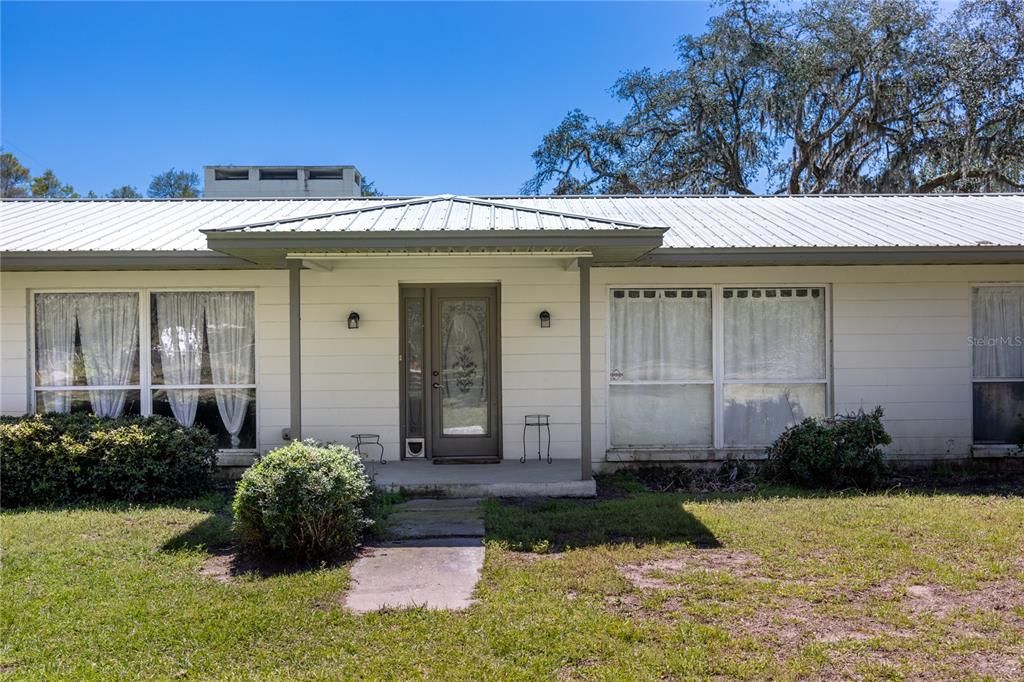 For Sale: $639,900 (7 beds, 4 baths, 3557 Square Feet)