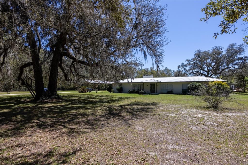 For Sale: $639,900 (7 beds, 4 baths, 3557 Square Feet)