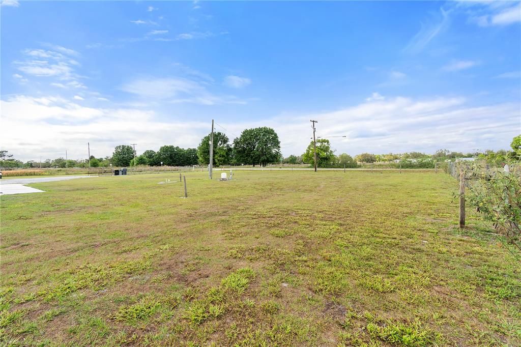 Activo con contrato: $329,900 (4 camas, 2 baños, 1440 Pies cuadrados)