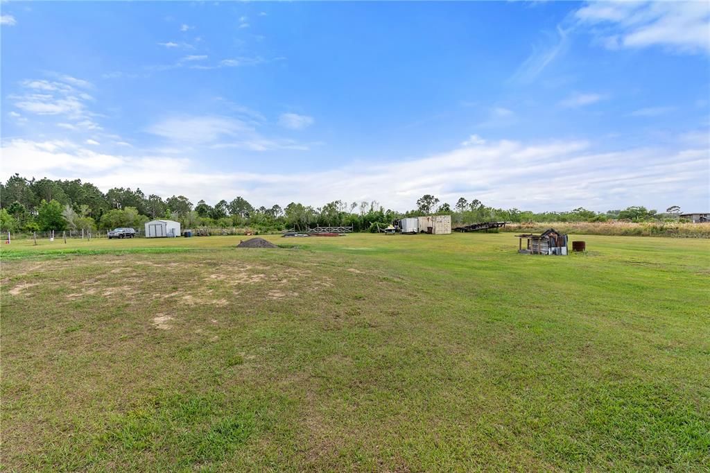 Activo con contrato: $329,900 (4 camas, 2 baños, 1440 Pies cuadrados)