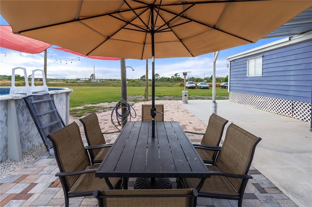 Activo con contrato: $329,900 (4 camas, 2 baños, 1440 Pies cuadrados)