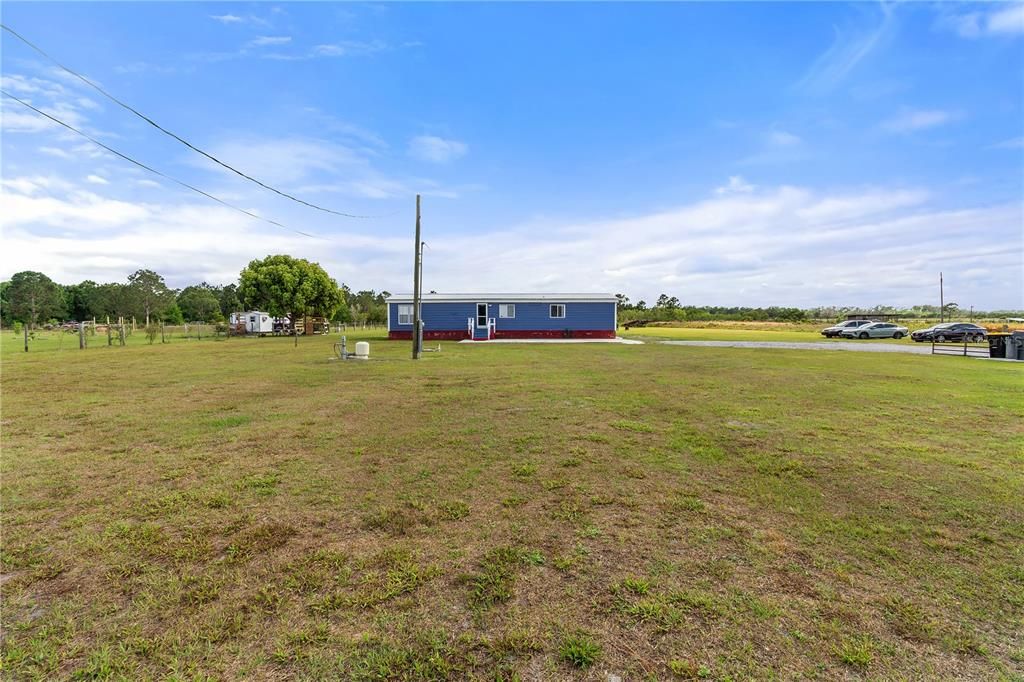 Activo con contrato: $329,900 (4 camas, 2 baños, 1440 Pies cuadrados)