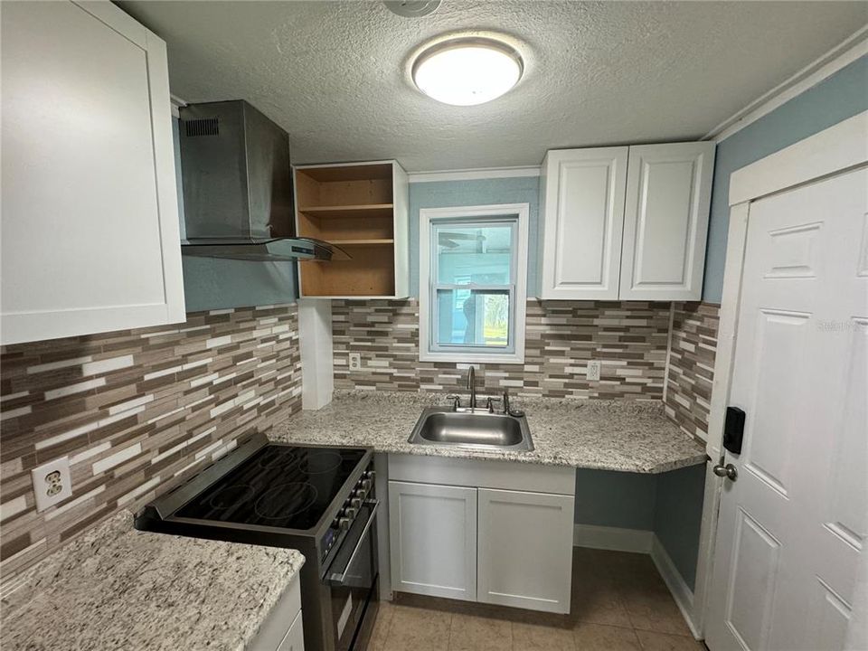 出租: $1,200 (2 贝兹, 1 浴室, 985 平方英尺)