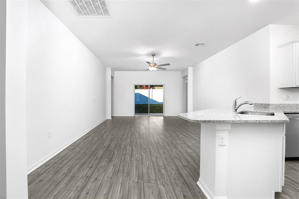 En Venta: $365,900 (3 camas, 2 baños, 1540 Pies cuadrados)