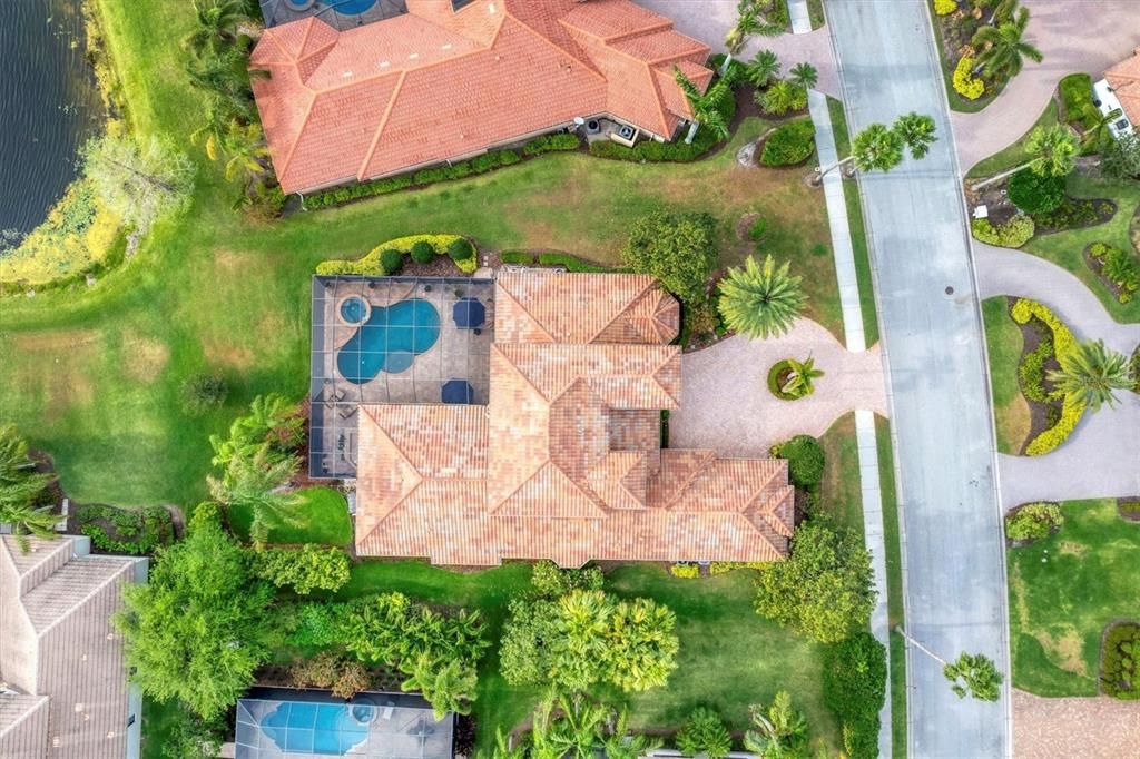 For Sale: $1,995,000 (4 beds, 5 baths, 4273 Square Feet)