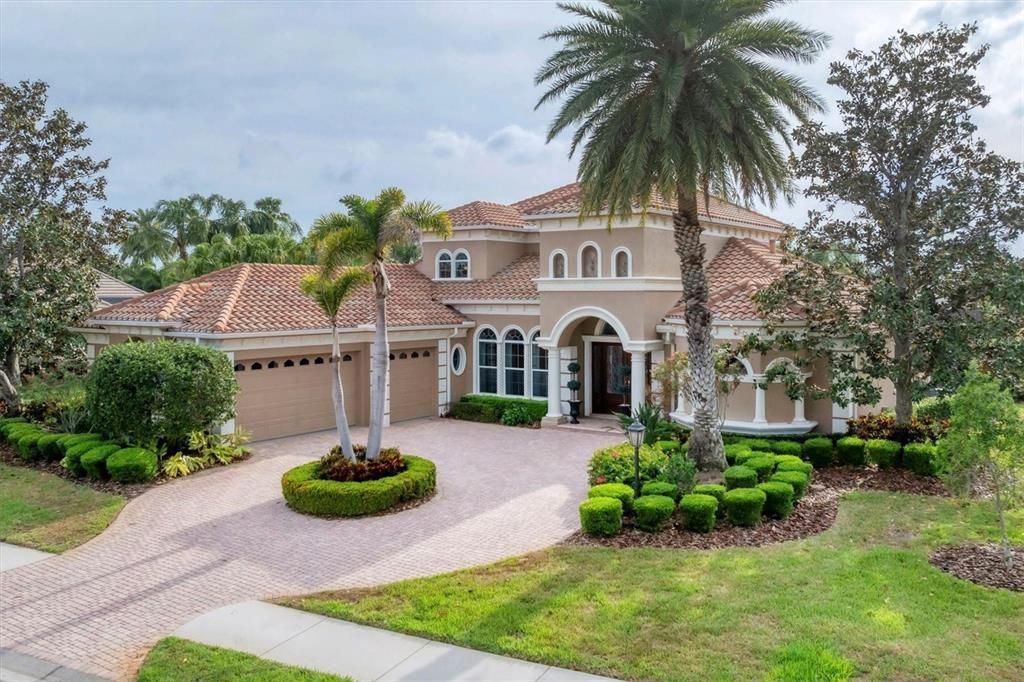 For Sale: $1,995,000 (4 beds, 5 baths, 4273 Square Feet)